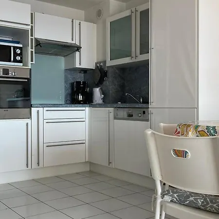 Superbe T3 44m² Avec Loggia Et Piscine, Parking Inclus, Face A La Mer, 2⭐️ - Fr-1-472a-229 Apartment *